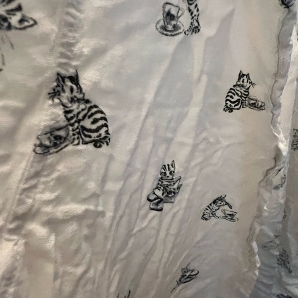 Cute button up! - Picture 2 of 3